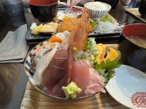 地域のおすすめグルメご紹介 ～海鮮市場 みなと食堂～